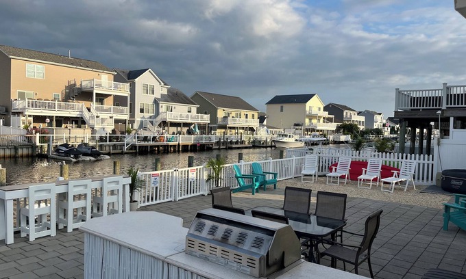 Beach Haven West House | Charming 4-bedroom lagoon house Down By the Bay near LBI