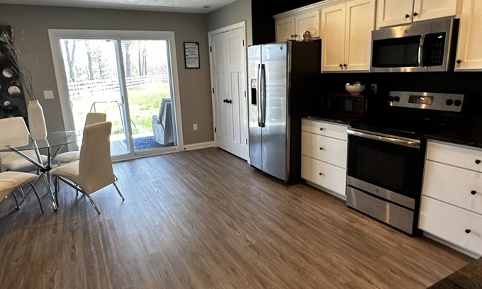 Jeffersonville House | Charming 4 bedroom home minutes from Downtown!