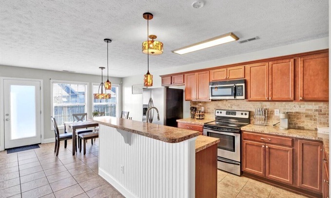 Buechel House | Charming 4-bedroom house with WiFi and AC in fabulous Louisville