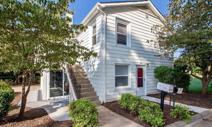 Barium Springs House | Charming 4-bedroom house with AC and WiFi in delightful Troutman