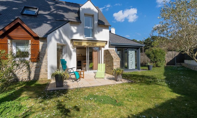 Carnac Villa | Charming 4-Room House in Carnac, 300m from Beach, WiFi, Garden, Sleeps 6