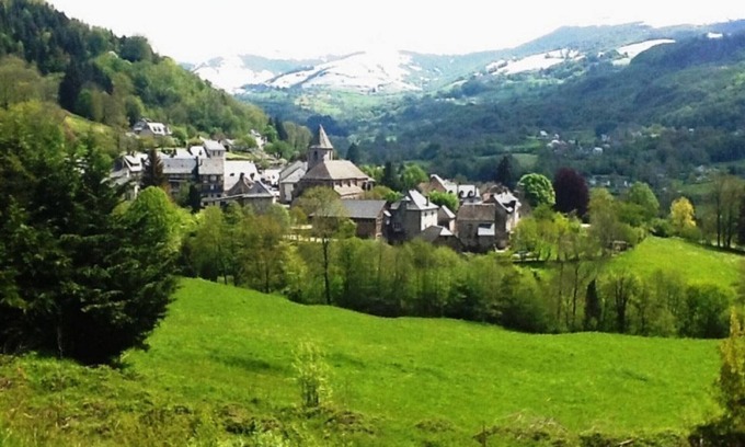Thiezac Cottage | Charming 5BR Home in Auvergne, Close to Super Lioran Ski Resort, Beautiful Views, Sleeps 10.