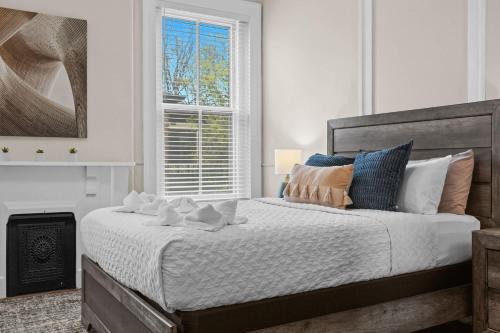Limerick House | Charming 7BR Home Bourbon Trail & Attractions