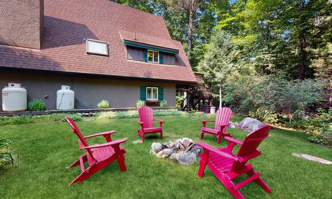 Jay Ski Chalet | Charming A frame with wood burning fireplace, wifi, close to lakes and slopes
