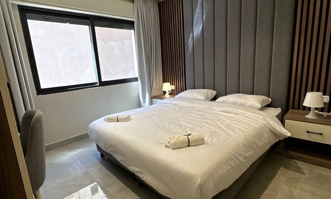 Al Swaifyeh Apartment | Charming Amman Apartment With Modern Amenitie