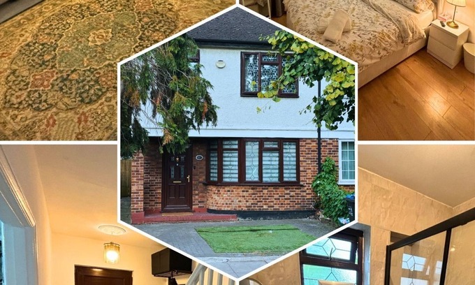Cricket Green House | Charming and Cosy London Home, Garden, Parking & Family Fun