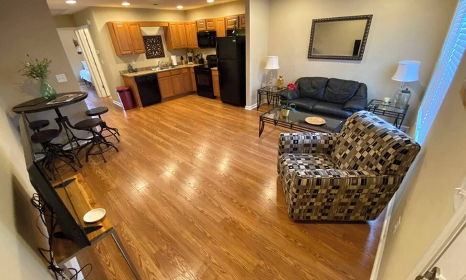 Elizabethtown Apartment | Charming and safe 1-bedroom apartment in Elizabethtown with AC and WiFi