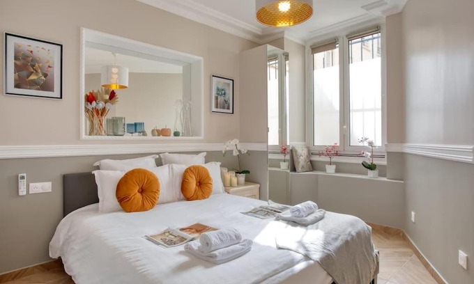 Quartier de la Roquette Apartment | Charming Apart NEW 2 Bedrooms with Aircon