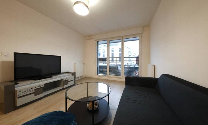 Juvisy-sur-Orge Apartment | Charming apartment in the center of JUVISY SUR ORGE