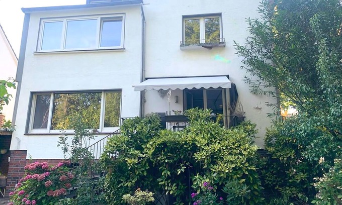 Essen-Borbeck-Mitte Apartment | Charming Apartment in Essen near Schlosspark