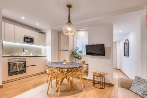 Lagunillas Apartment | Charming Apartment in Heart of Malaga