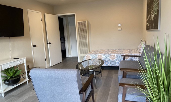 Rose Garden Apartment | Charming Apartment in the heart of Silicon Valley unit 3