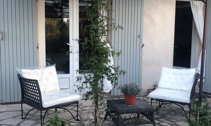 Eguilles Apartment | Charming apartment nestled among olive trees in the heart of nature!