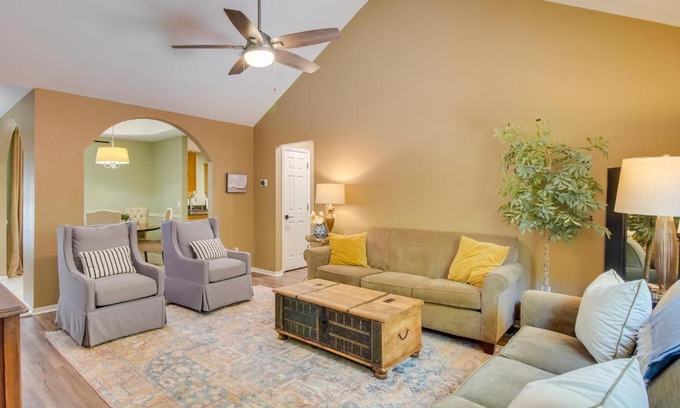 Fayetteville House | Charming Arkansas Retreat with Deck, Near Downtown!