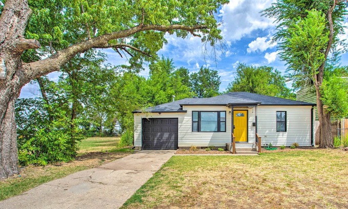 Central Oklahoma City House | Charming Bethany Home ~ 12 Mi to Dtwn OKC!