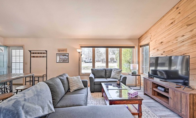 Buena Vista House | Charming Buena Vista Home w/Hot Tub + Deck!
