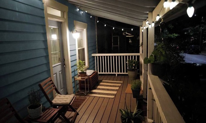 Cabbagetown House | Charming bungalow in walkable historic district