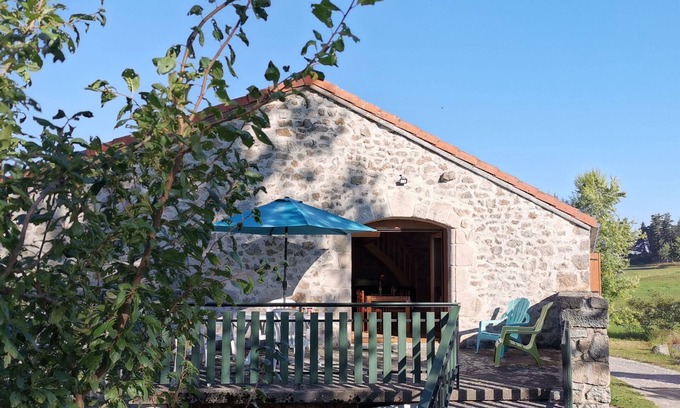 Saint-Romain-Lachalm Cottage | Charming cottage in Saint-Romain-Lachalm with terrace, near Dunières