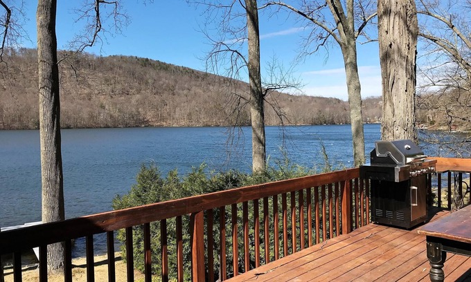 New Milford Ski Chalet | Charming & Classic LAKEFRONT Chalet: Vintage 3BR, 1BA and beautifully furnished