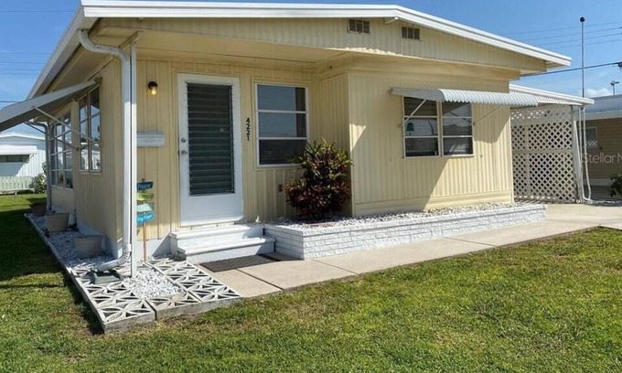 Fullers Earth House | Charming Coastal Retreat: Your Dream Vacation by the Sea