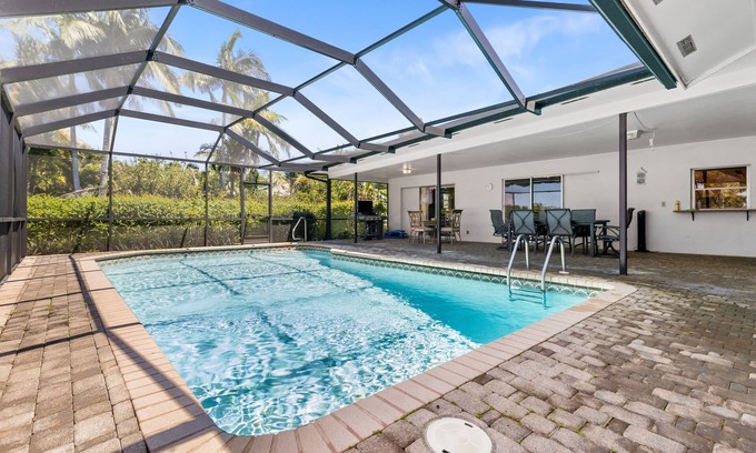 Cypress Lakes Estates House | Charming & Comfy ~ Clean 5★ Location & Heated Pool
