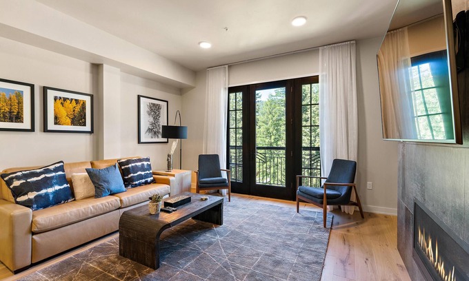Tamarack Resort Condo | Charming Condo| Gas Fireplace and Mountain Views