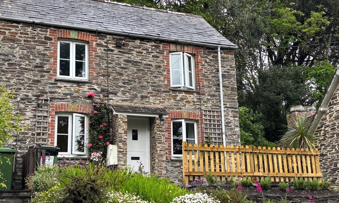 Little Petherick Cottage | Charming cottage near Padstow.