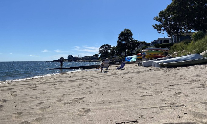 Westbrook Center Cottage | Charming cottage - 330 steps from beautiful Chapman Beach