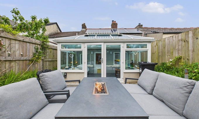 St. Newlyn East Cottage | Charming Cottage nr Newquay– Sleeps 5 & Cosy Fire