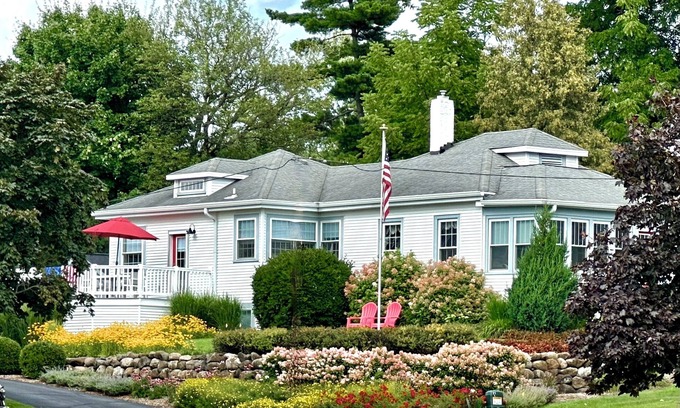 Green Lake Cottage | Charming Cottage Two Blocks from Downtown