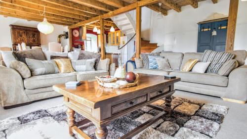 Le Monestier House | Charming Country Getaway, Balcony, Views, Office