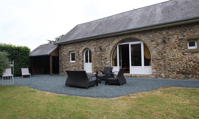 Montsurvent Cottage | Charming Country House: 3 BR, Garden, Near Beach, Pet-Friendly, WiFi Included