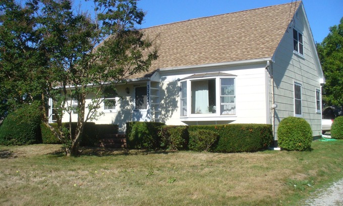 Cutchogue House | Charming Country Home, Minutes to Sandy beaches, in the Heart of Wine Country