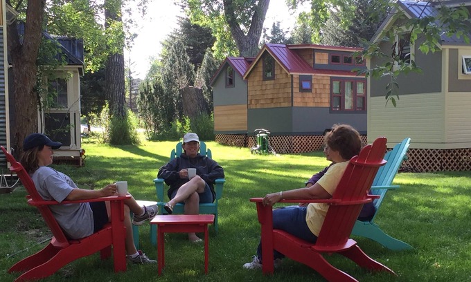 Lyons Resort | Charming Couples’ Escape – The Rusty Aspen Tiny Home in Lyons, CO