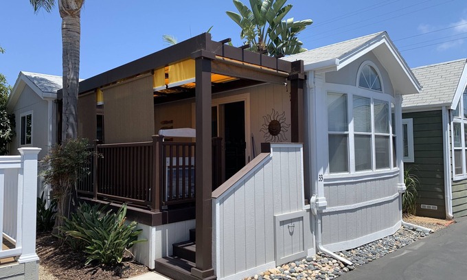 Leucadia House | Charming Detached Cottage Steps to Grandview Beach!
