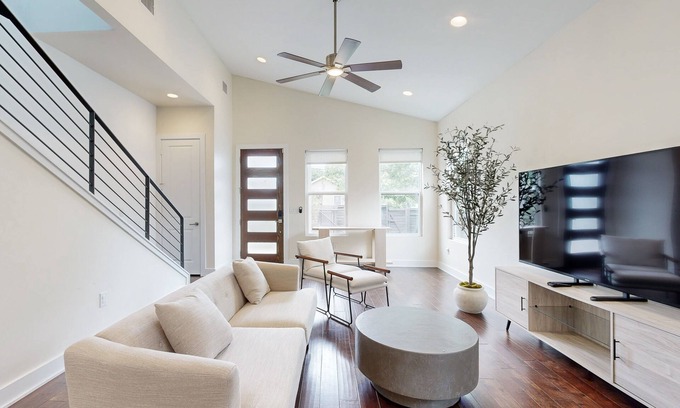 St. John - Coronado Hills House | Charming Dog Friendly House with Good Location and Enclosed Patio