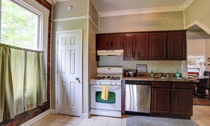 South Louisville House | Charming Duplex Near Churchill & UofL Unit A