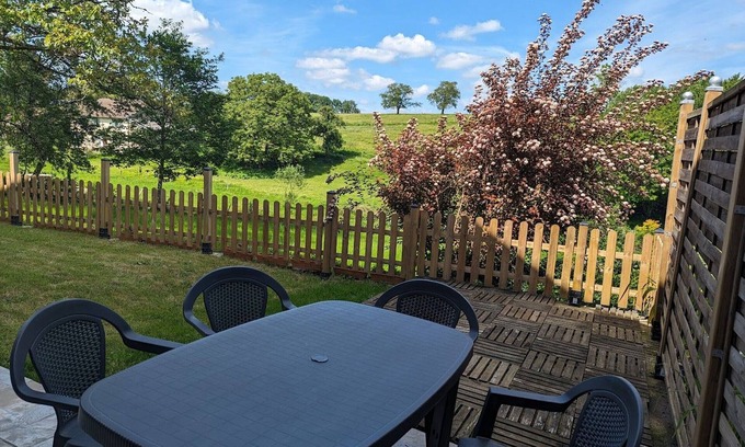 Plombieres-les-Bains Cottage | Charming forest cottage with terrace and Wifi in Plombières-les-Bains