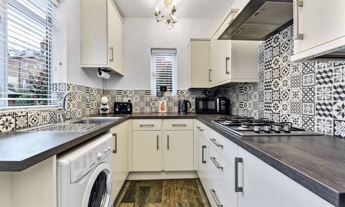 Clapton Apartment | Charming Family Abode: Beautiful Home with Outdoor Space