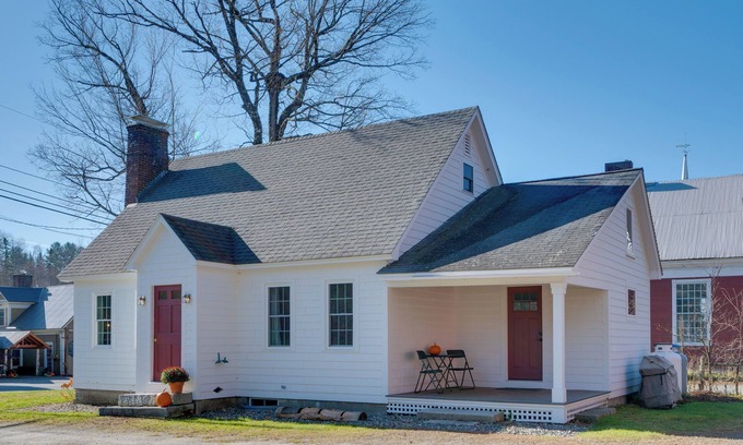East Burke House | Charming Farmhouse: Walk to Village + Trails!