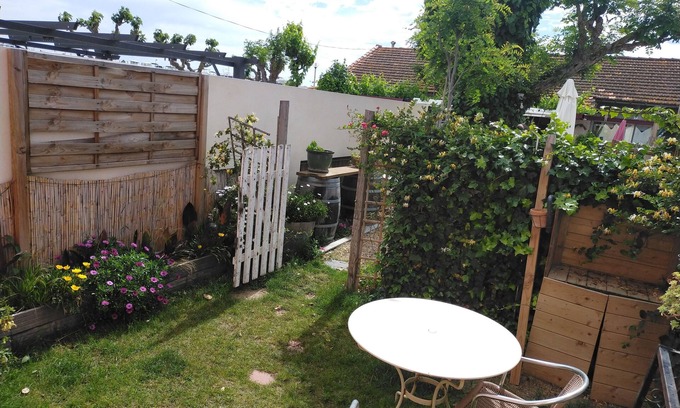 Les Cabanes de Fleury House | Charming house on the banks of the Aude, 5 minutes from the beach