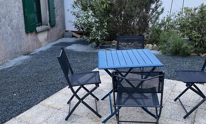 Cheray House | Charming 7-Person House in Saint-Georges-d'Oléron, Near Shops & Bike Paths