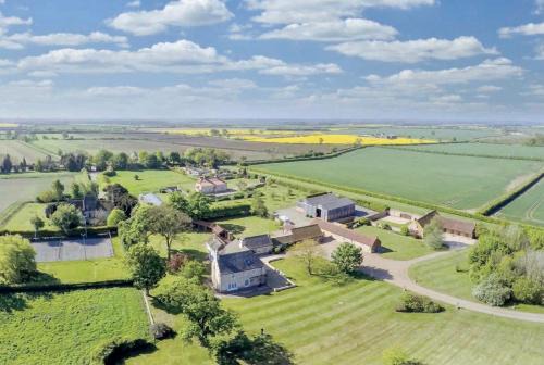 Lincoln Apartment | Charming Hen Cottage Countryside Retreat Lincoln