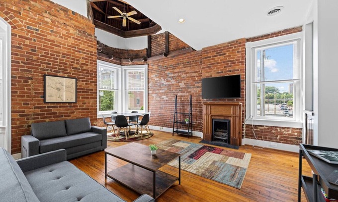 Monroe Ward Apartment | Charming Historic 2 BR Near VCU