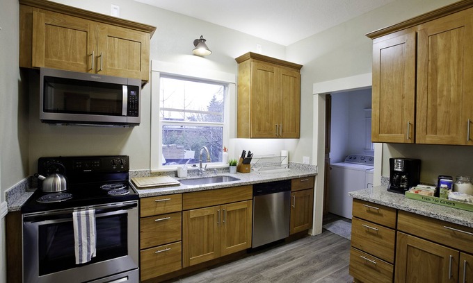King House | Charming Home in Alberta Arts District - Walkable and Close to Downtown