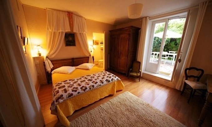 Broyes House | Charming home in Champagne Vineyards Near sezanne