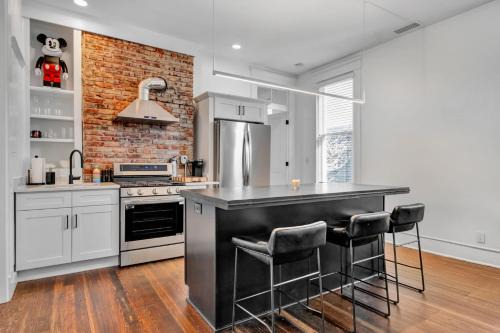 Cherokee Triangle Apartment | Charming Home Steps from Louisville Best Spots