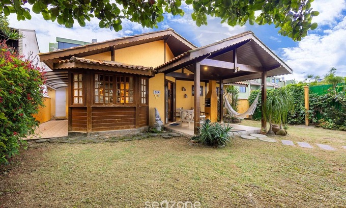 Barra Velha Apartment | Charming House With BBQ by the sea Mon0099