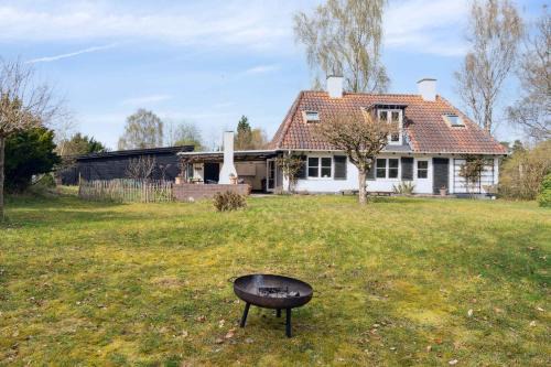 Tisvildeleje House | Charming House With 5000M² Garden And Forest
