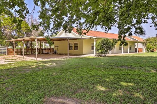 Canyon Lake House | Charming Lake Retreat with Patio and Boat Parking!